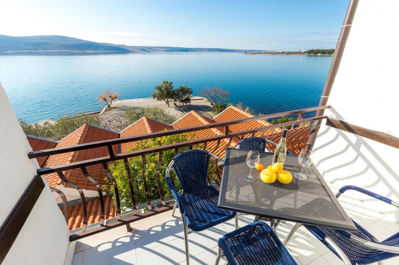 Bed and Breakfast Pansion Croatia Стариград-Паклениця Екстер'єр фото