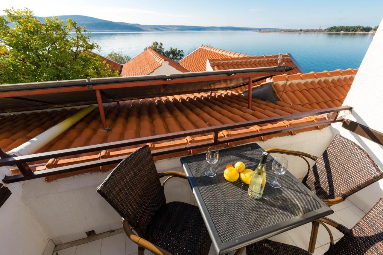 Bed and Breakfast Pansion Croatia Стариград-Паклениця Екстер'єр фото